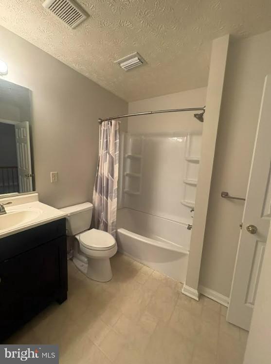 Building Photo - 225 Foxmanor Ln