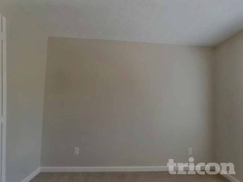 Building Photo - 6030 Savannah Dr