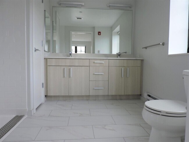 Building Photo - 26 Soden St