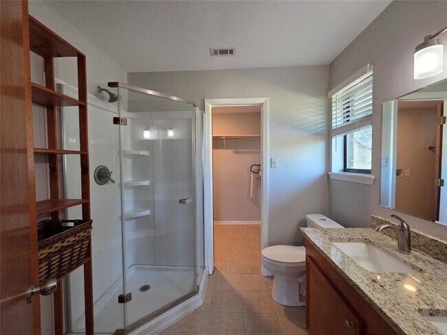 Building Photo - 21600 Long Hill Dr