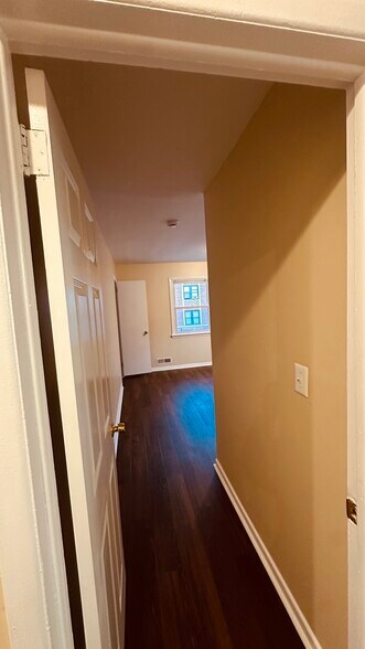 Building Photo - 331 N Oraton Pky