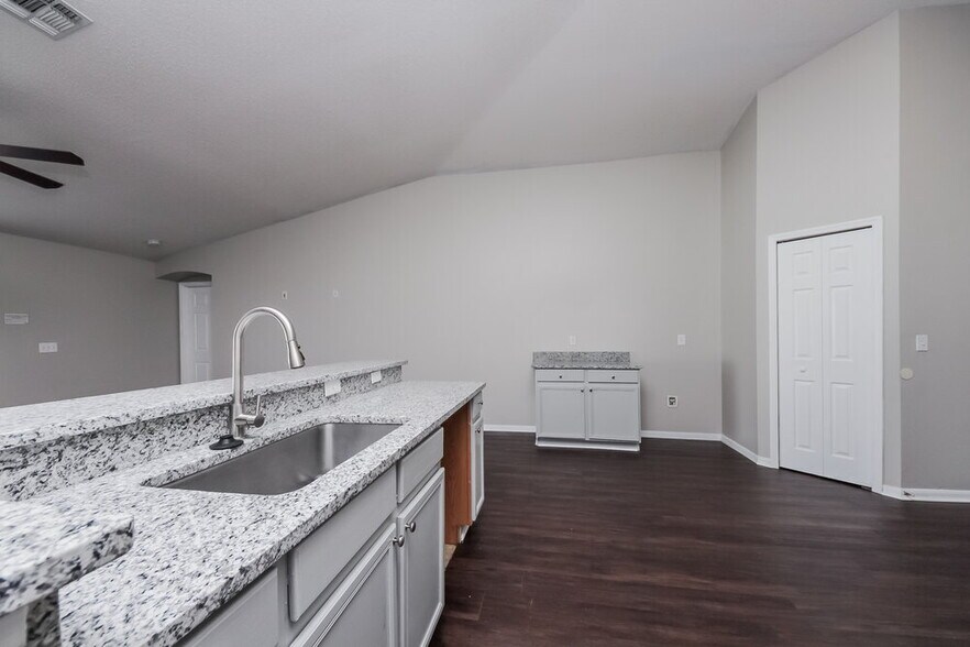 Building Photo - 1144 Orne Ct