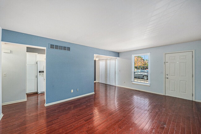 Building Photo - 3054 Forest Creek Ct