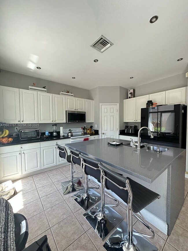 Building Photo - 11250 NW 56th St