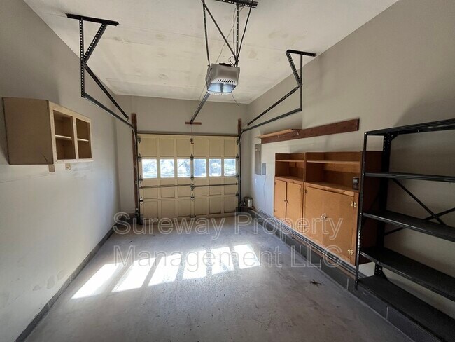 Building Photo - 513 Glenmere Ave