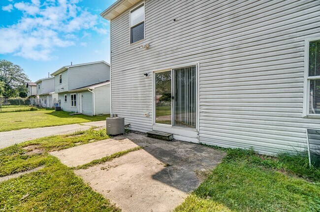 Building Photo - 3612 Willow Run Dr