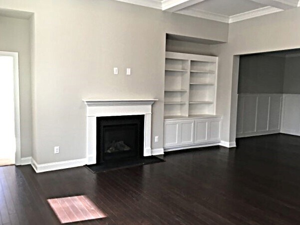 Building Photo - 1304 Oakhurst Dr