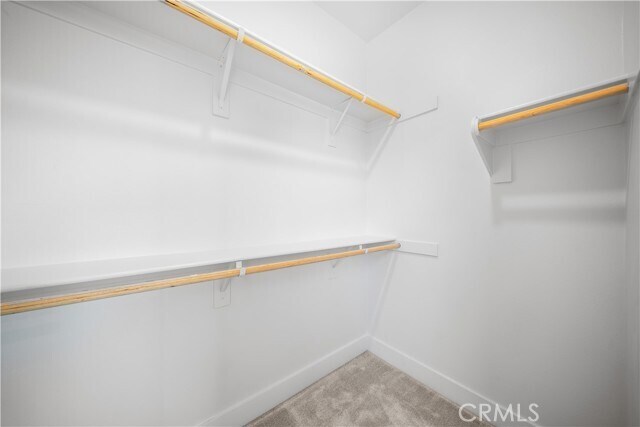 Building Photo - 242 Chorus