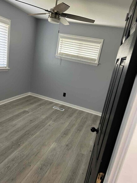 Building Photo - 1125 Cranbrook Dr
