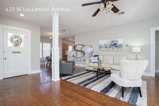 Building Photo - 420 W Lullwood Ave