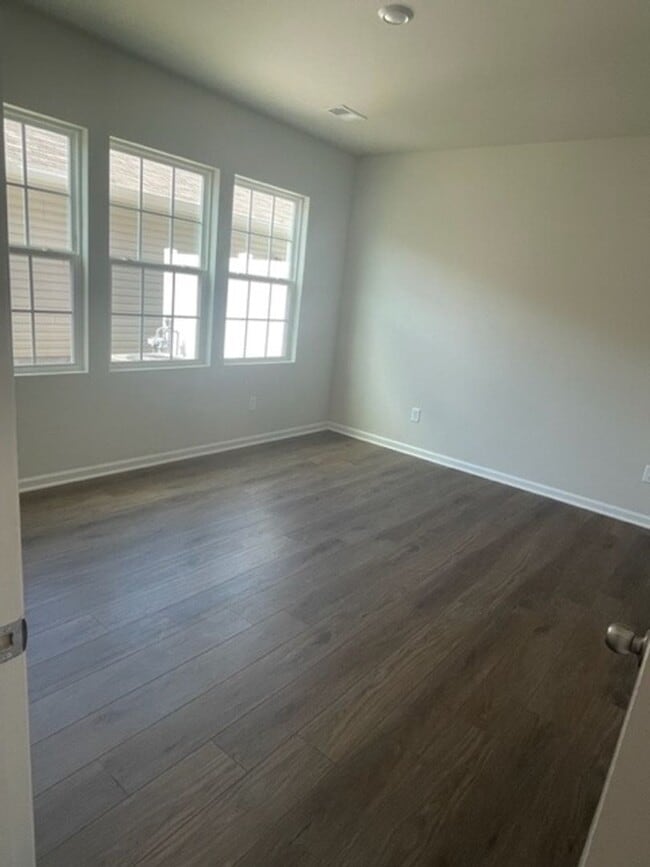 Building Photo - !!! Coming Soon!!! Stunning Townhome for Lease! Available 4/5/26