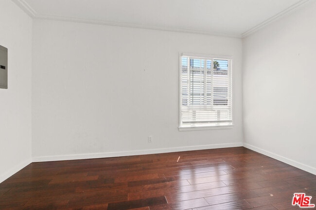 Building Photo - 1335 S Roxbury Dr