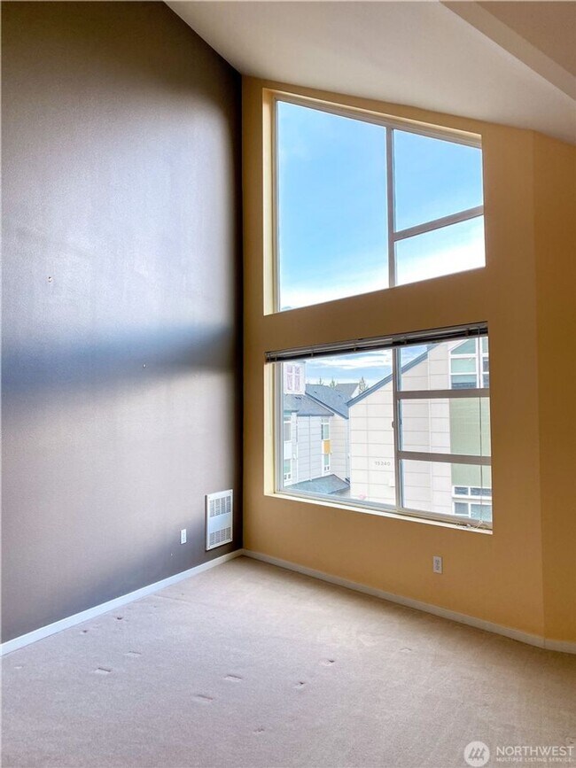 Building Photo - 2bd/1.75ba Redmond Townhome