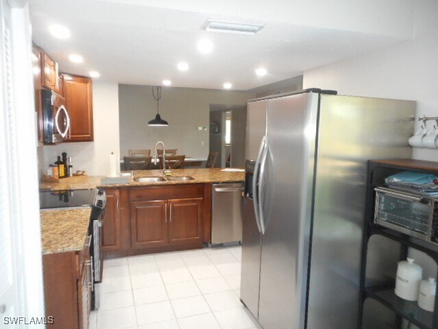Building Photo - 7360 Glenmoor Ln