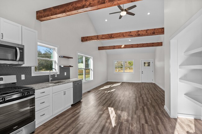 Building Photo - 200-202 3rd St