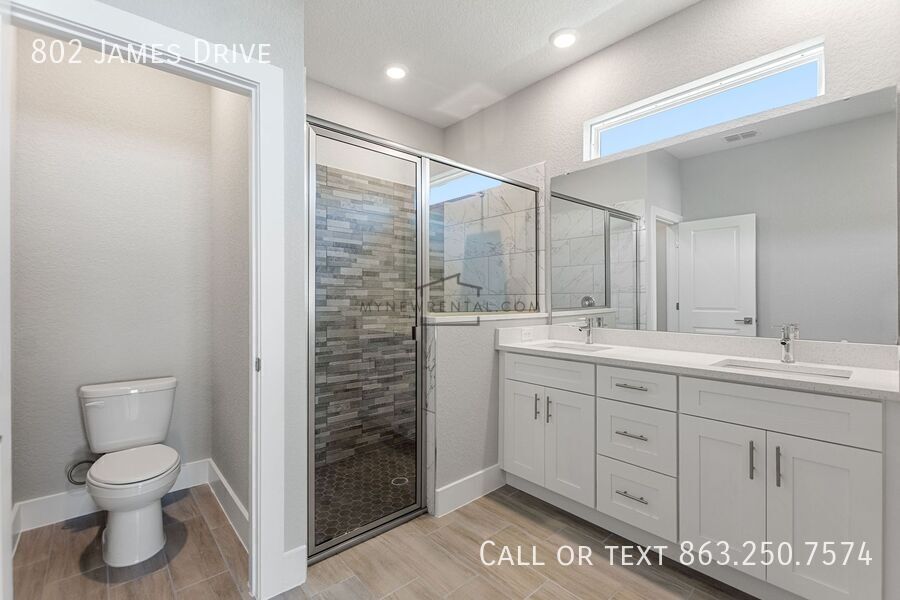 Building Photo - 802 James Dr