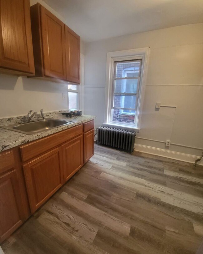 Building Photo - 216 Pearl St