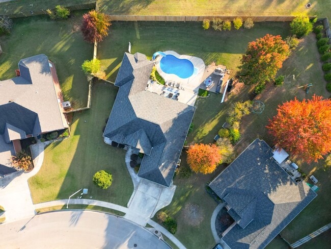 Building Photo - Spacious Madison Home with Pool, Game Room, Bonus Room & Prime Location