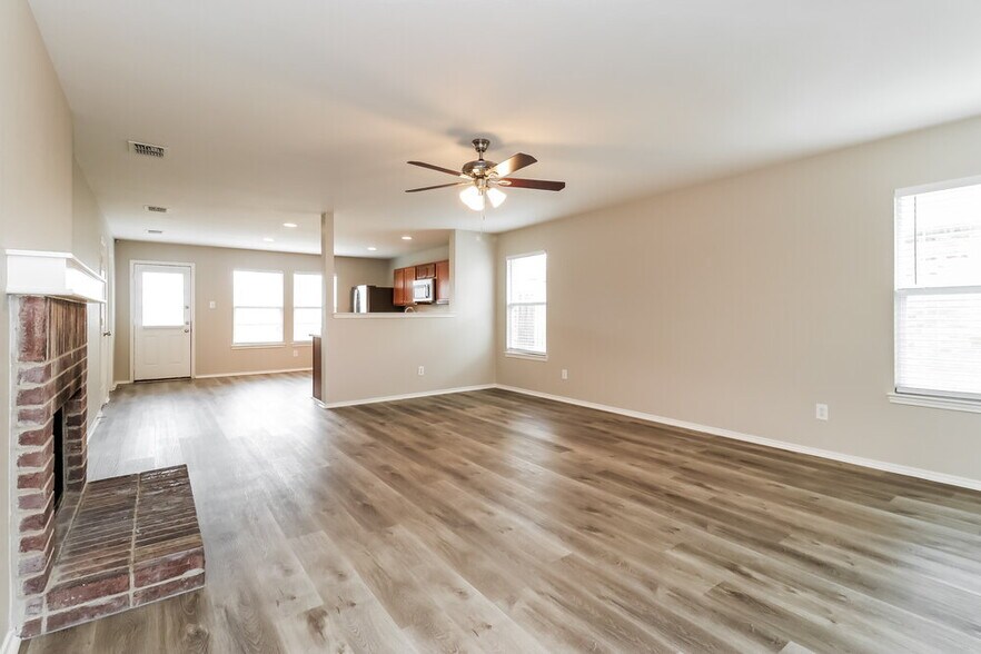 Building Photo - 817 Cathy Dr