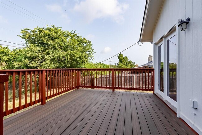 Building Photo - 506 Stonebridge Dr