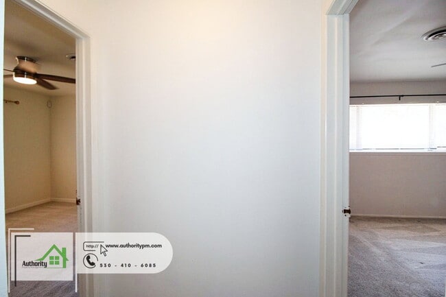 Building Photo - 4548 Pensacola St