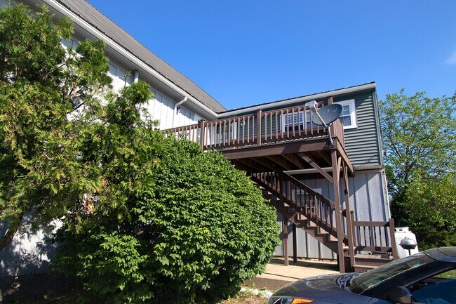 Building Photo - 174 Drew Rd