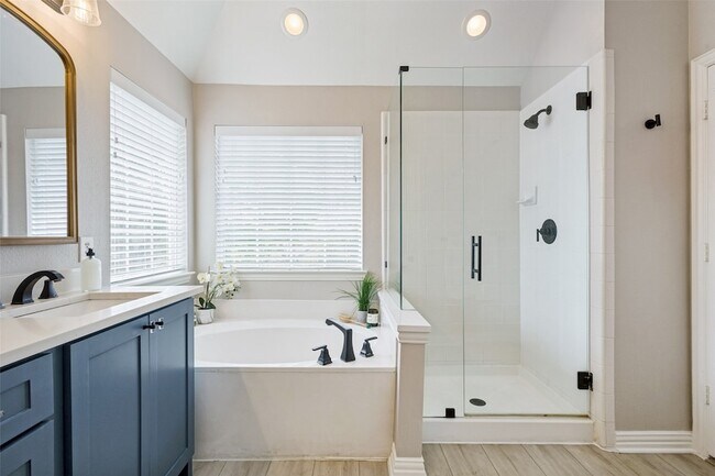 Building Photo - 7905 Purple Martin Way