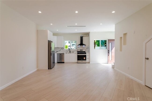 Building Photo - 10787 Las Lunitas Ave