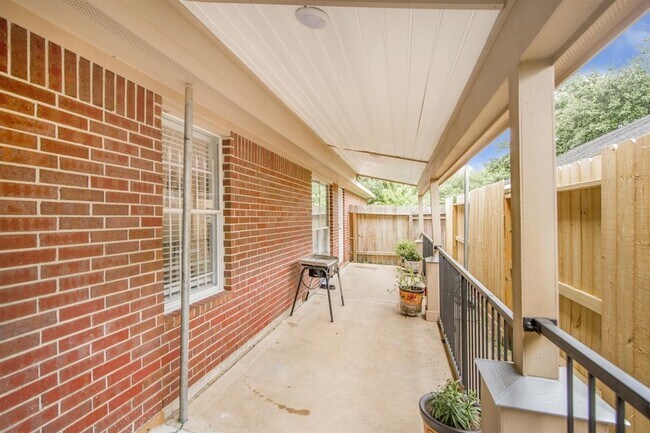 Building Photo - 21031 Stoney Haven Dr