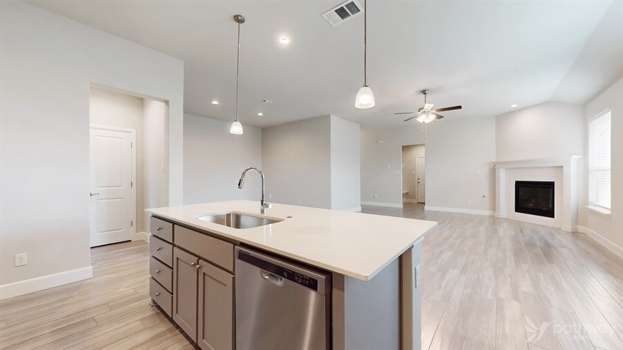 Building Photo - 3556 Walnut Rdg Dr