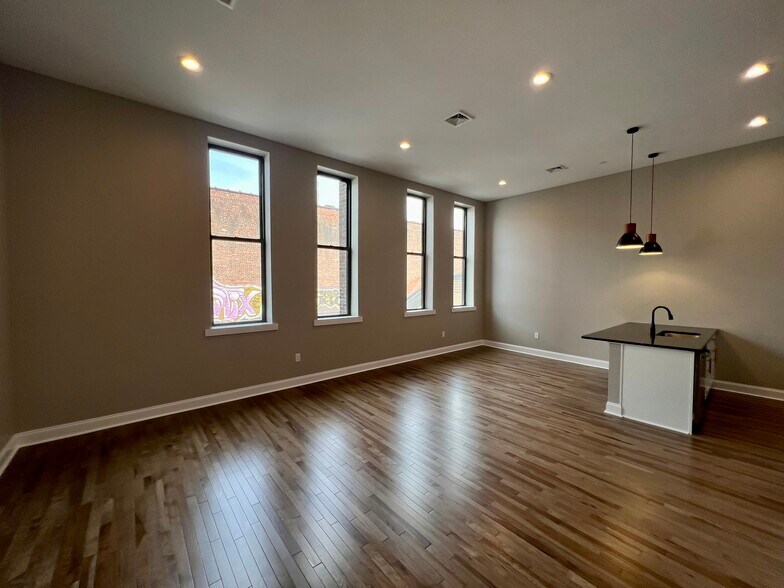Building Photo - 33 E Northampton St