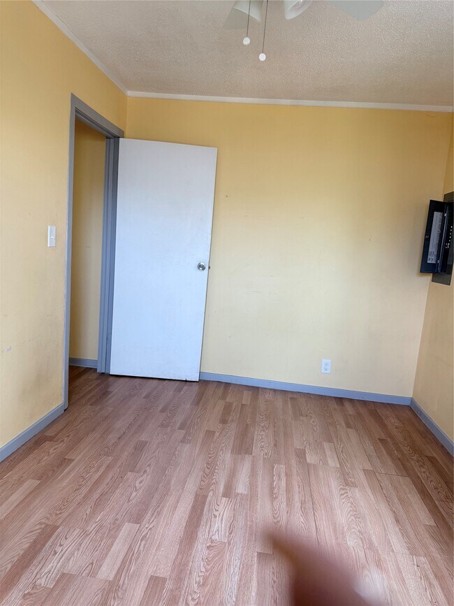 Building Photo - 212 S Main St