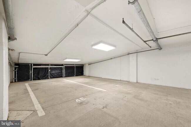 Building Photo - 1055 Wisconsin Ave NW