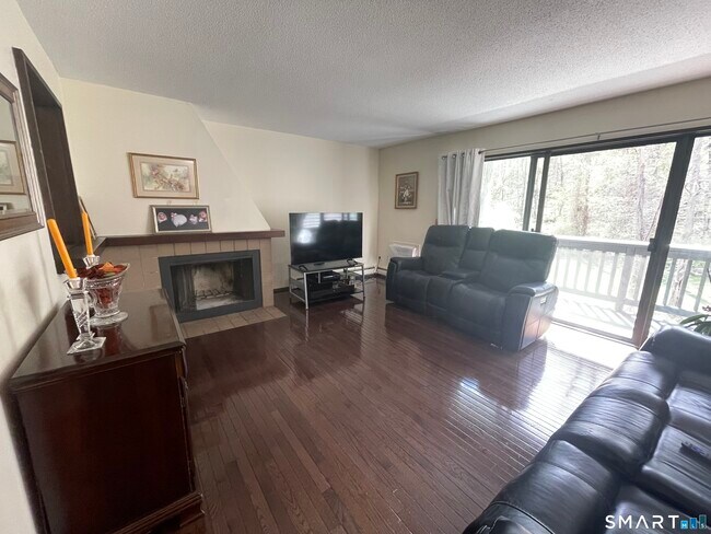 Building Photo - 21 Hudson Glen St