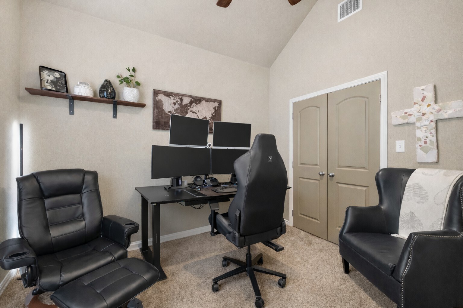 Building Photo - 3825 Silverthorne Ln