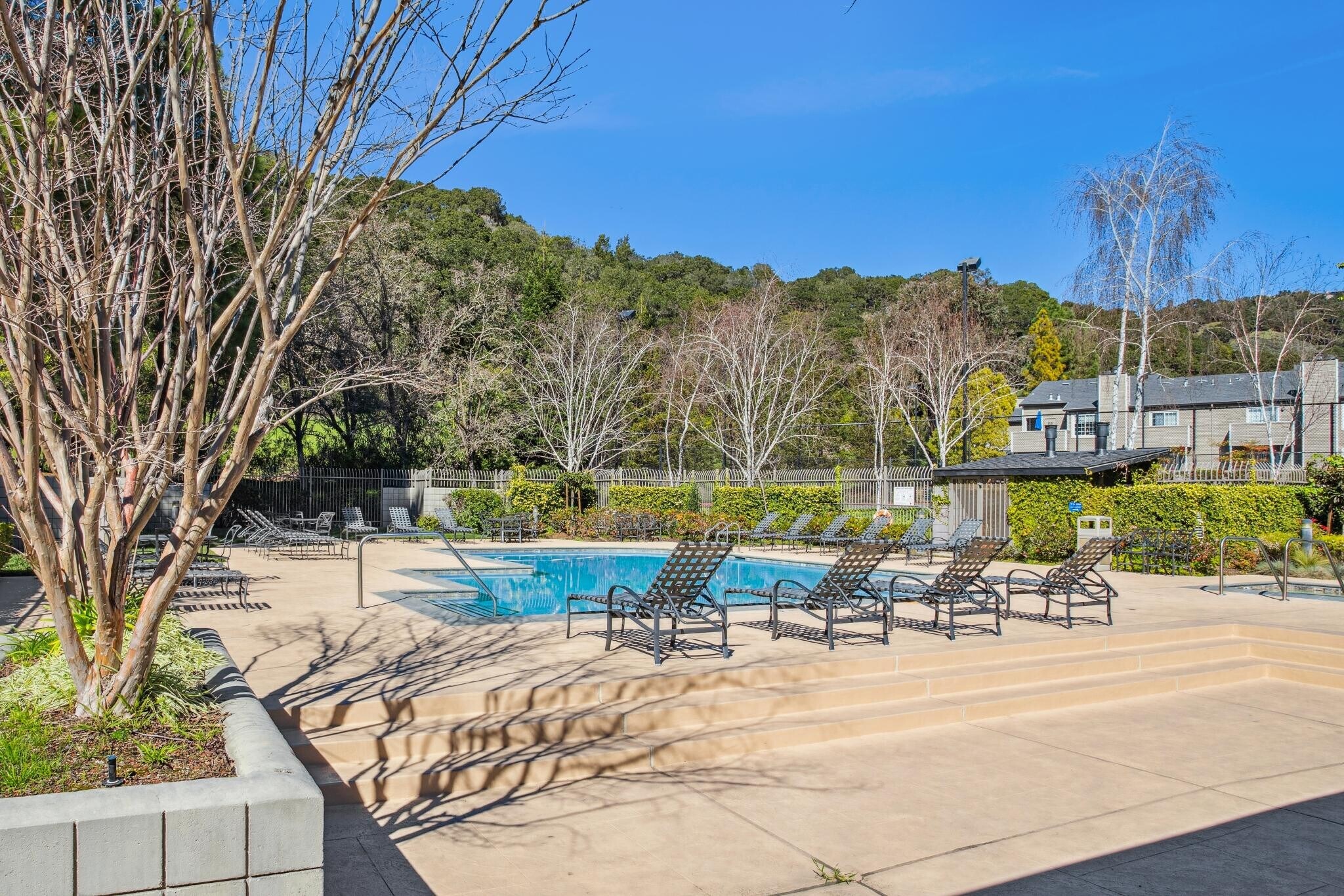 Building Photo - 600 Canyon Oaks Dr