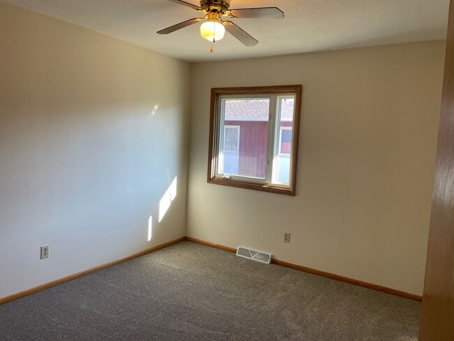 Building Photo - Two Bedroom Apartment in Rochester MN