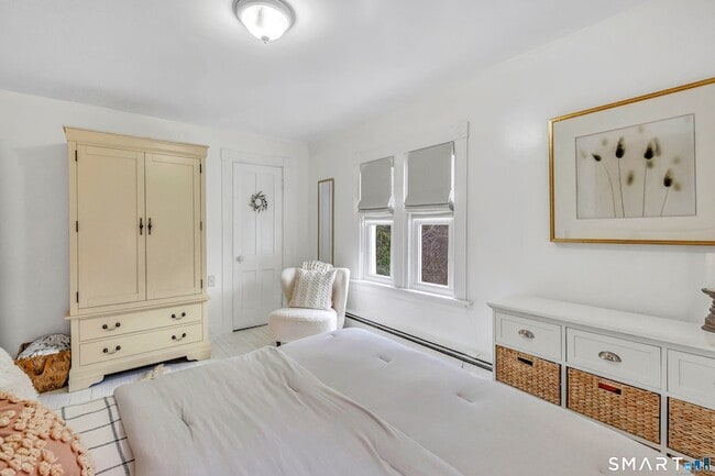 Building Photo - 132 Pequot Ave