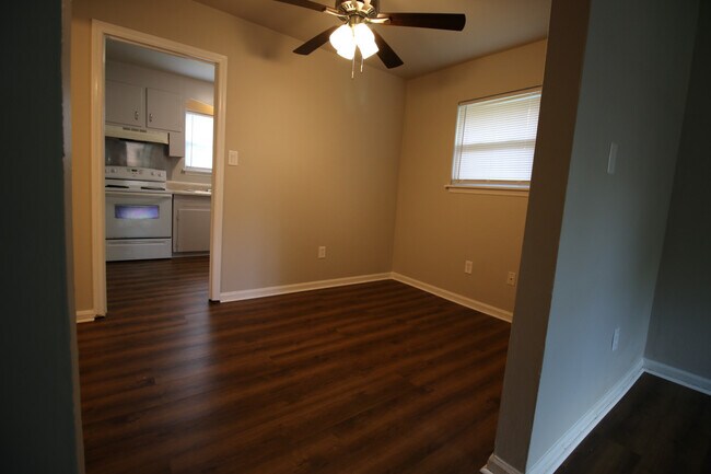 Building Photo - 119 Bob Lane