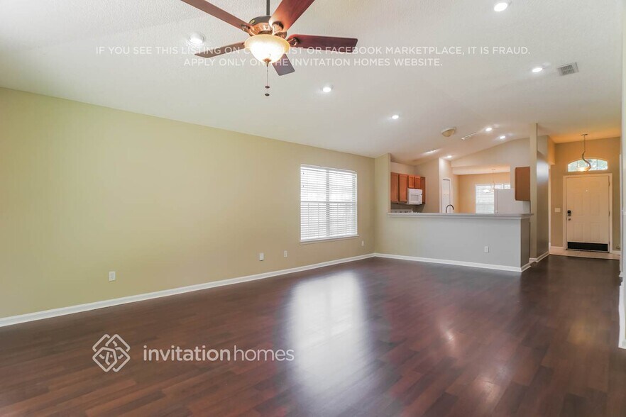 Building Photo - 316 Southlake Dr