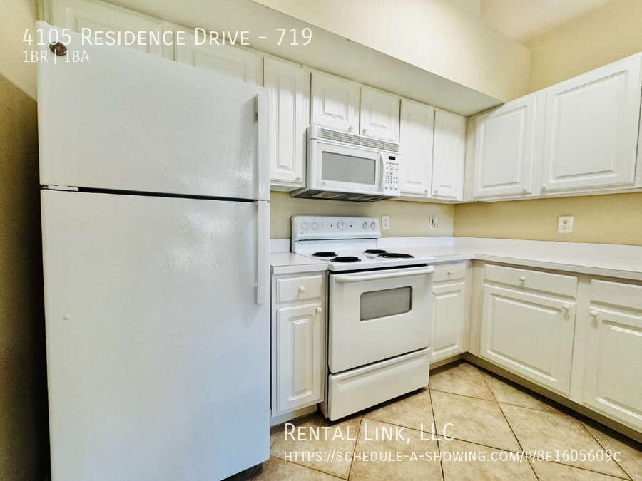 Building Photo - 4105 Residence Drive