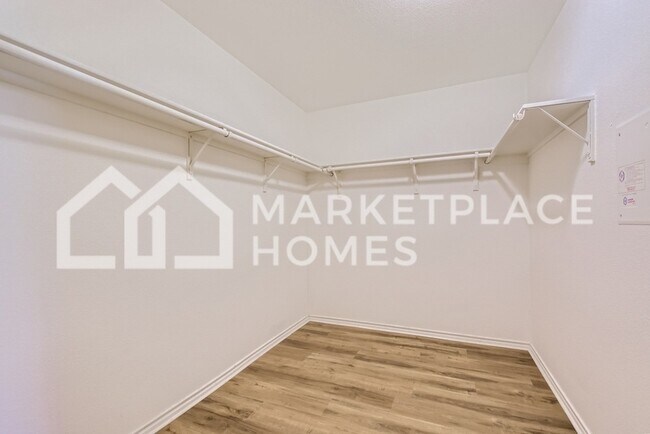 Building Photo - 902 Marble Creek Dr