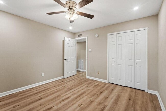 Building Photo - Spacious 3-Bedroom Home in The Colony – Available Now!