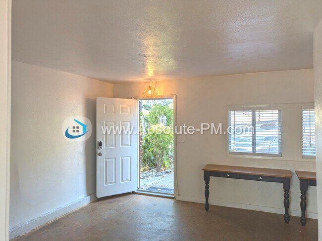 Building Photo - Cozy 1 Bedroom Studio in the Orangevale Ag...