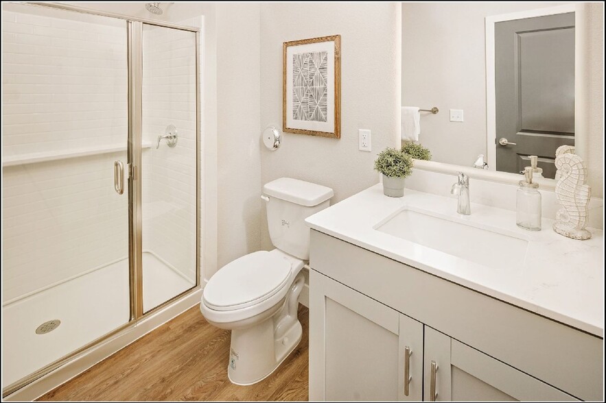 Interior Photo - 44 West Luxury Living