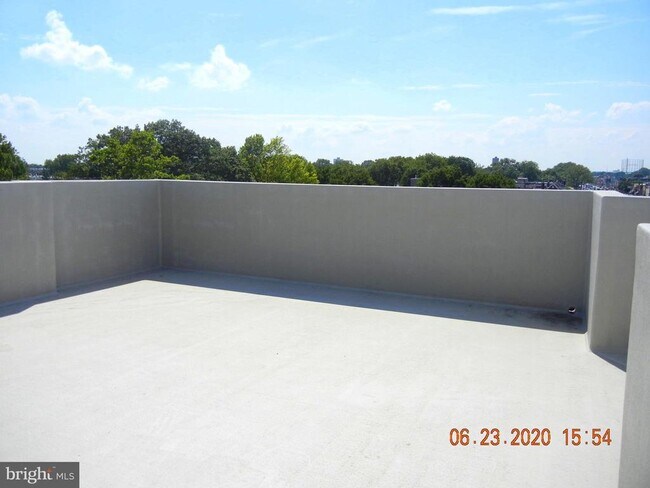 Building Photo - 2700 S 10th St