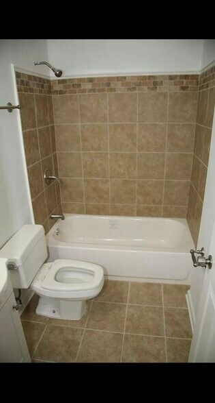 Building Photo - 356 Ladybird Dr