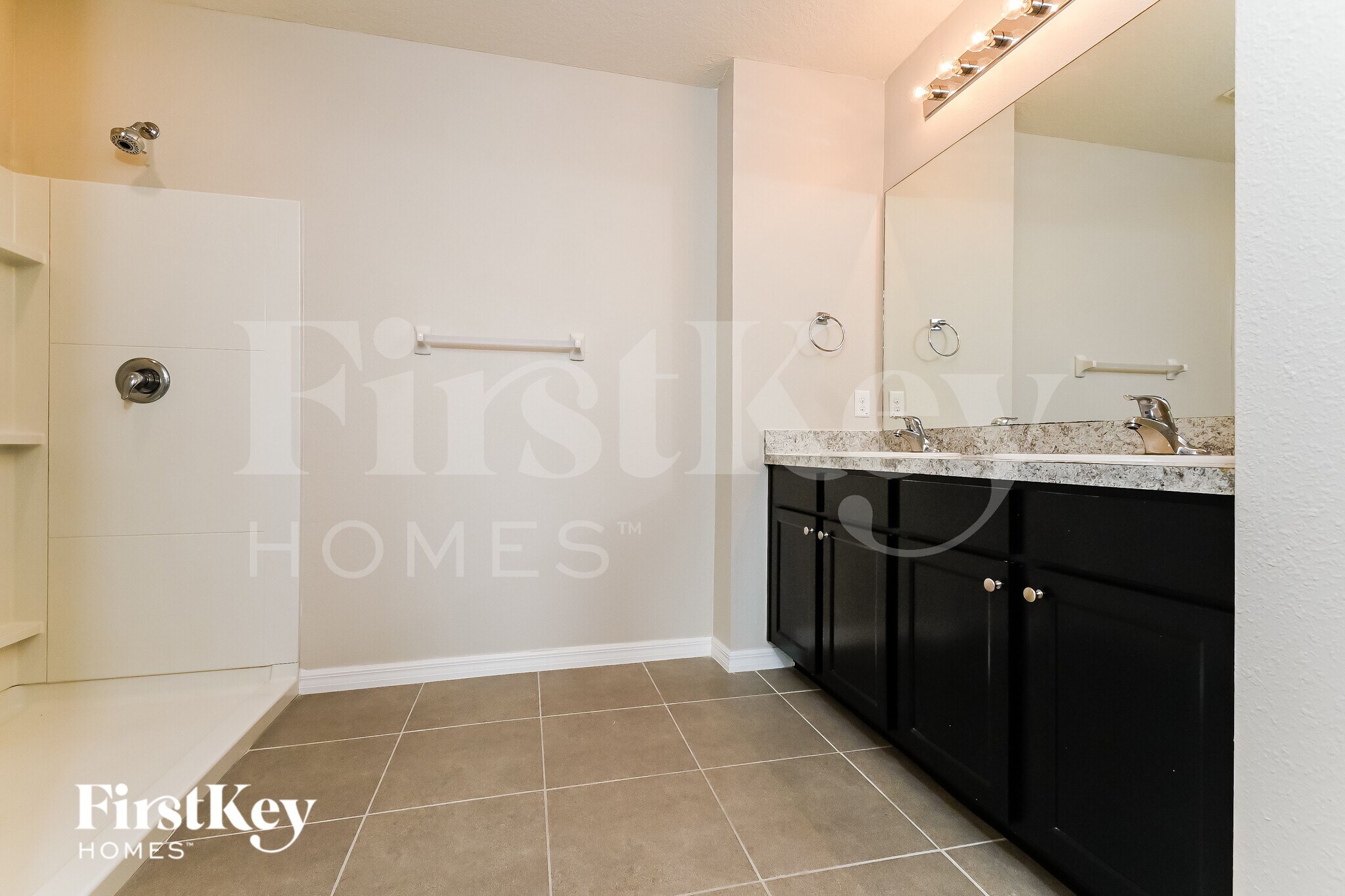 Building Photo - 11010 Leland Groves Dr