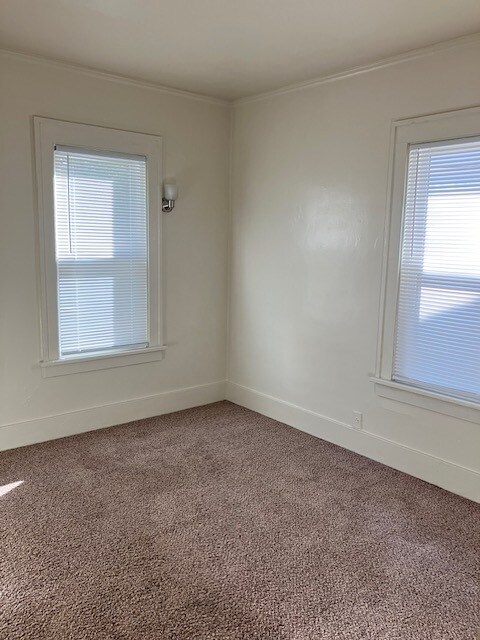 Building Photo - 308 E Virginia Ave