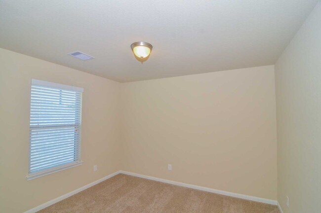 Building Photo - 15706 Whispering Green Dr